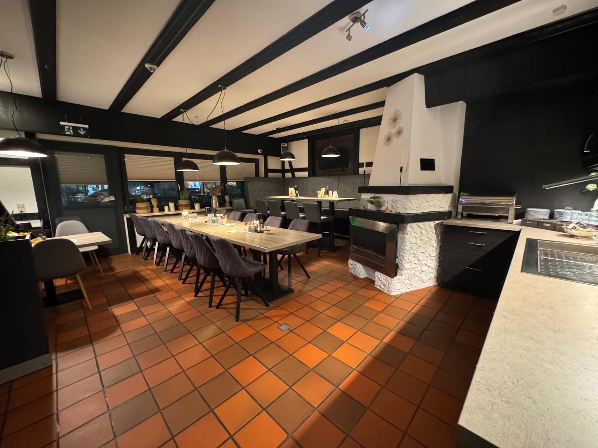 K357 - Hotel & Restaurant "Zur Post" In Otterndorf Bei Cuxhaven エクステリア 写真